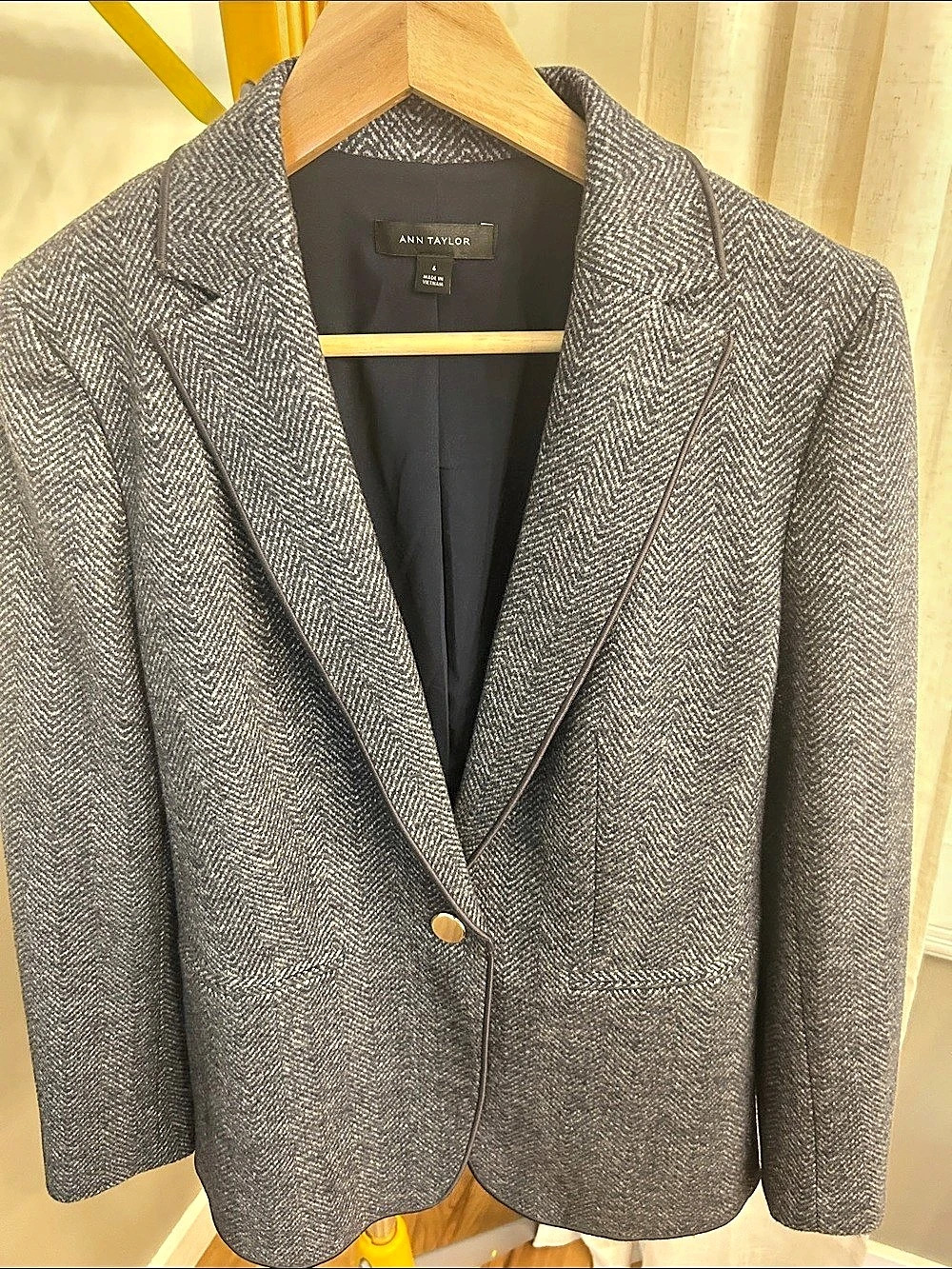 Ann Taylor Herringbone Blazer in Gray Like New